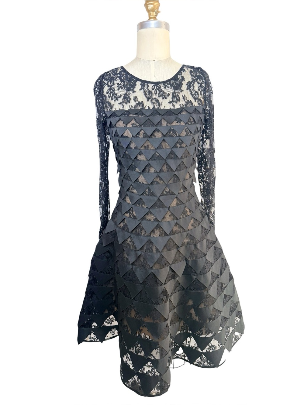 Oscar de la Renta Resort 2018 Black Lace Cocktail Dress Size 0